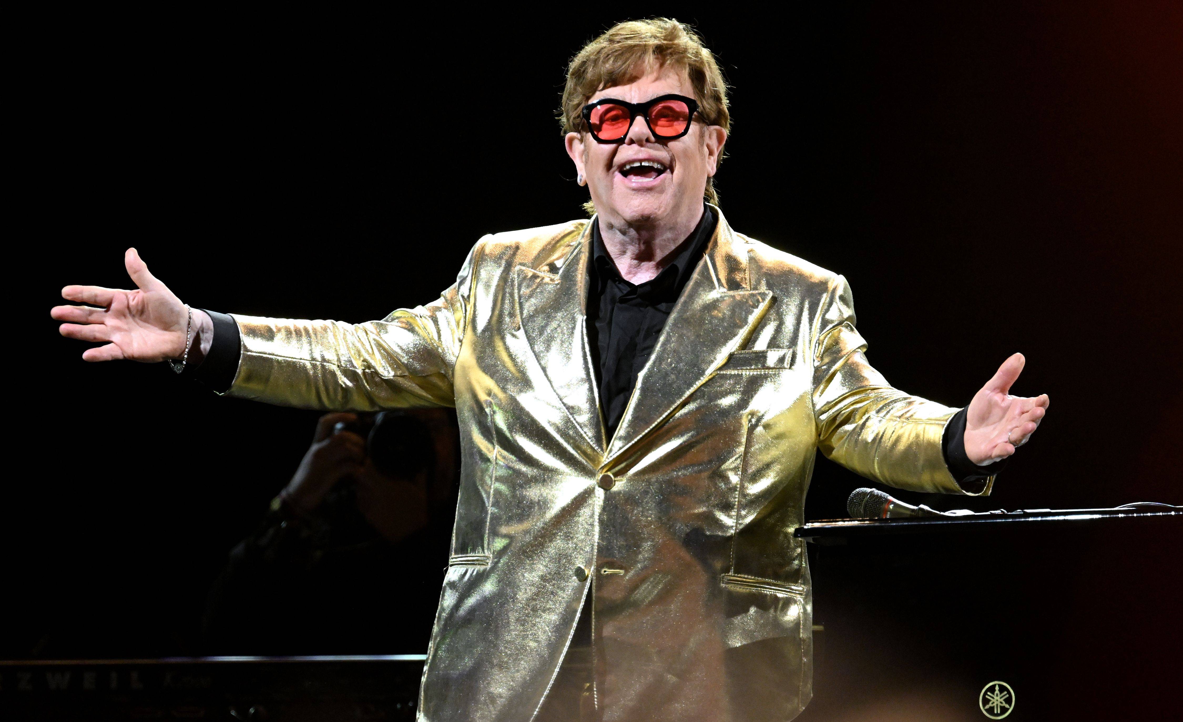 Elton John Breaks Viewing Records As He Plays Epic Last U.K. Gig - Vimarsana News