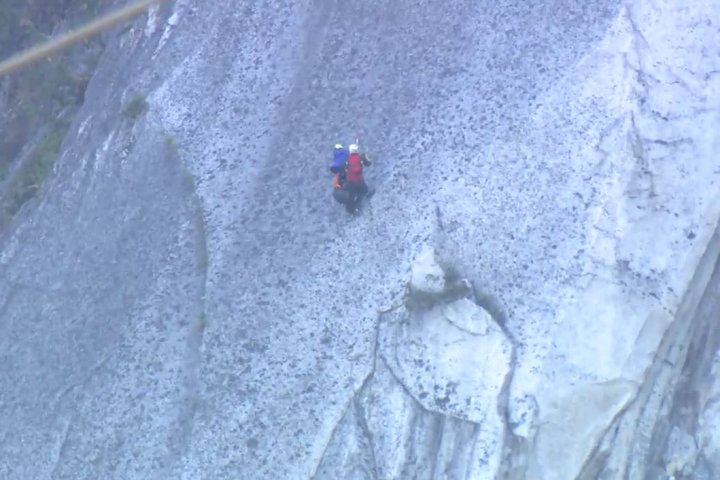 Base jumper rescued off Stawamus Chief face in Squamish