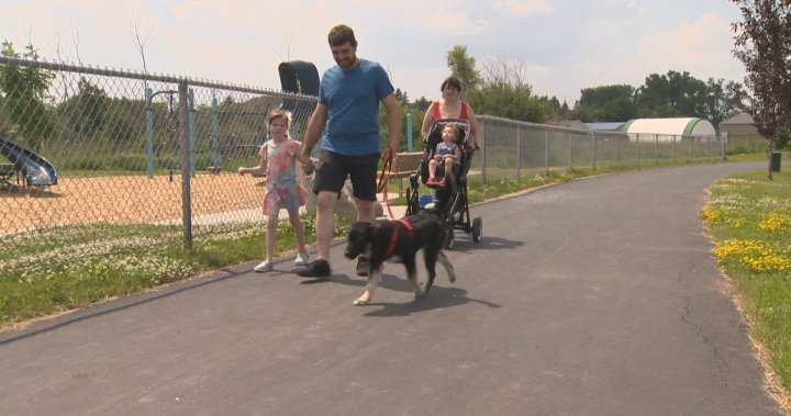 Winnipeg family gets creative with summer fun that won’t break the bank