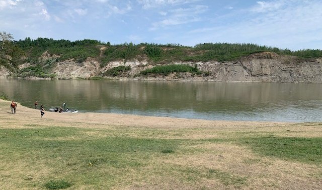 Man whose father drowned in North Saskatchewan River calls for more warnings
