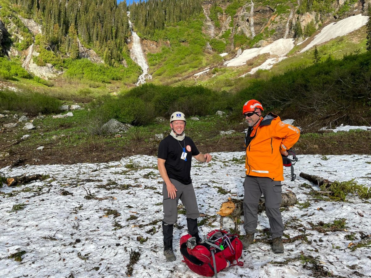 VSAR rescues two lost hikers in the North Okanagan.