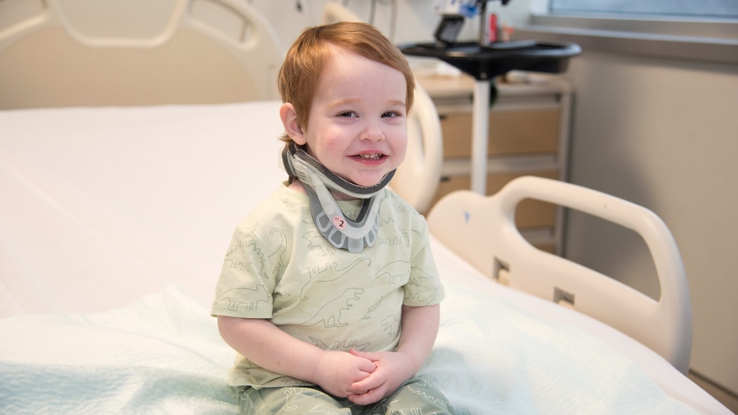 幼儿差点被冰覆盖的泳池淹死 安大略省家庭提起 900 万加元诉讼2