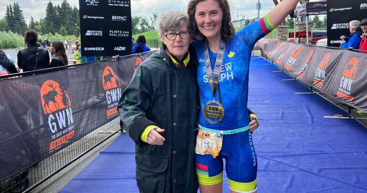 10 Triathlons across 10 provinces: How a 34-year-old woman is raising awareness for Alzheimer’s disease  | Globalnews.ca