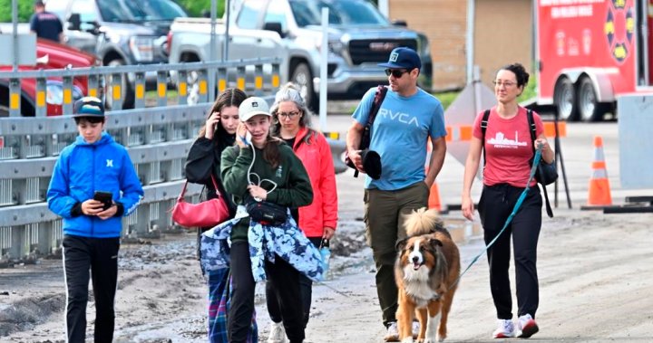Evacuees returning to Quebec town where landslide killed two people