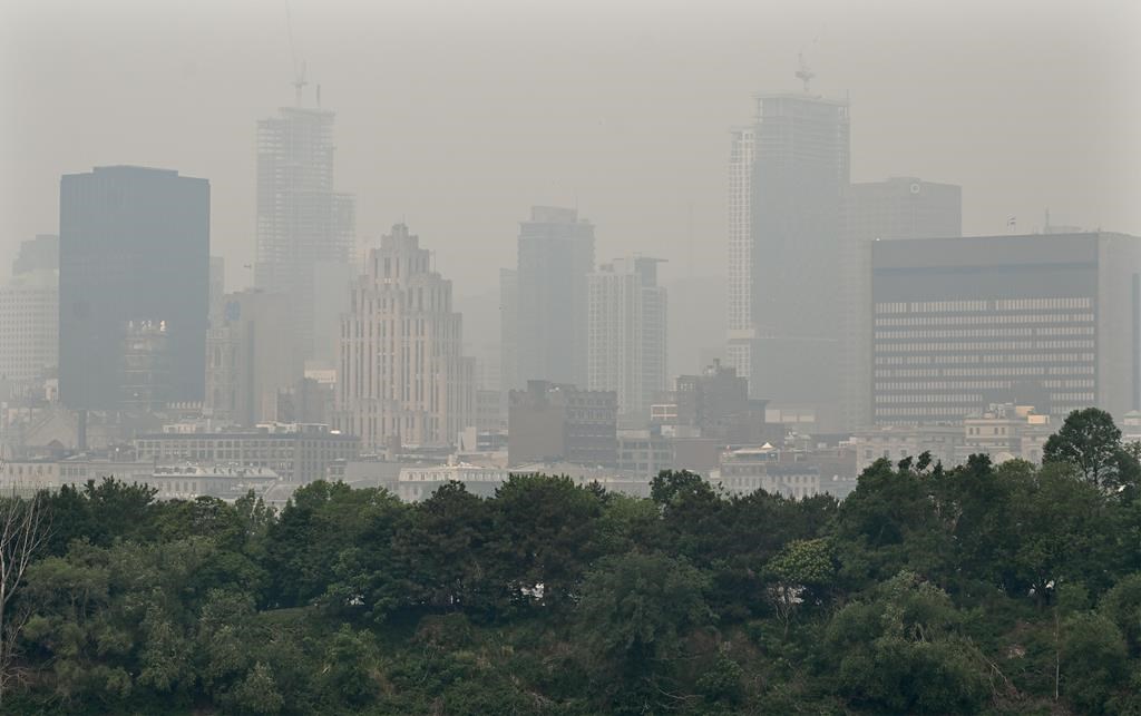 Montreal, Laval under smog warning with high concentrations of pollutants in air