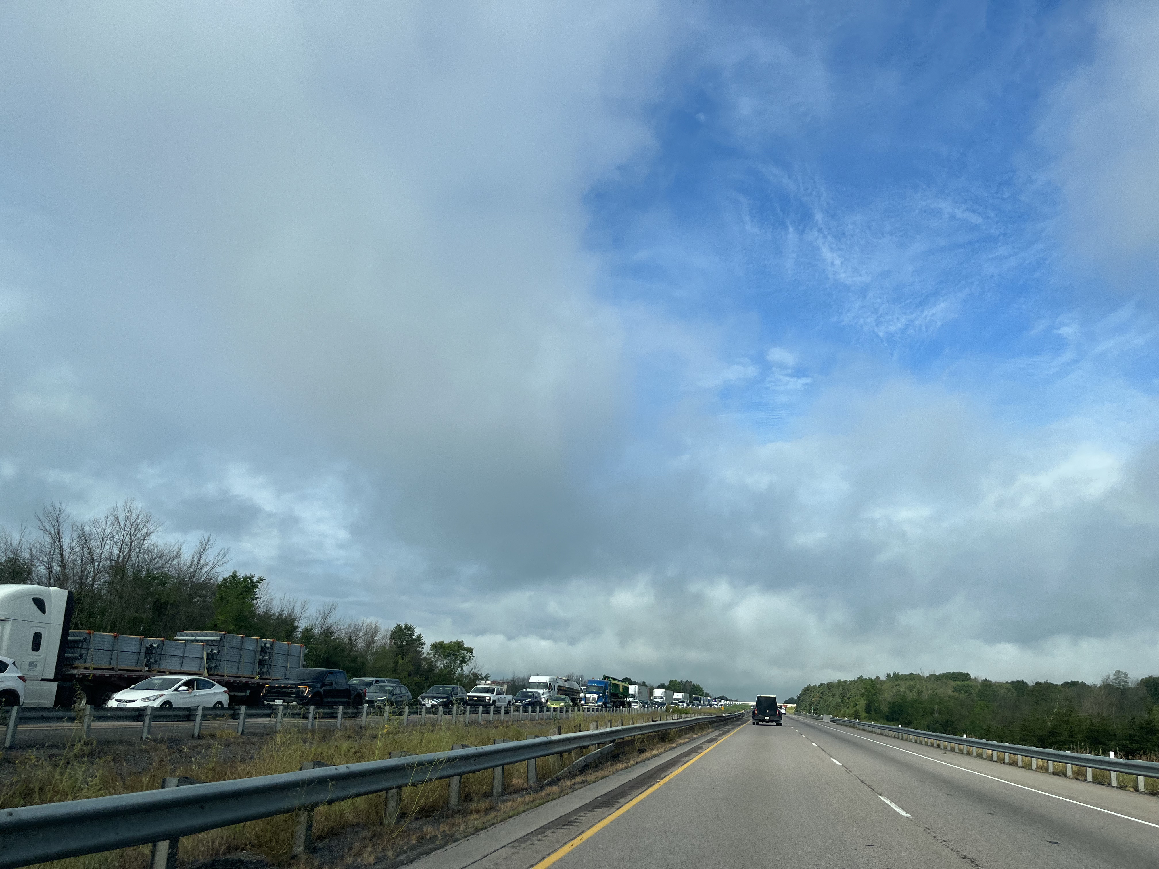 Multi-vehicle crash closes eastbound lanes of Hwy 401 near Odessa, Ont. – Kingston | 24CA News