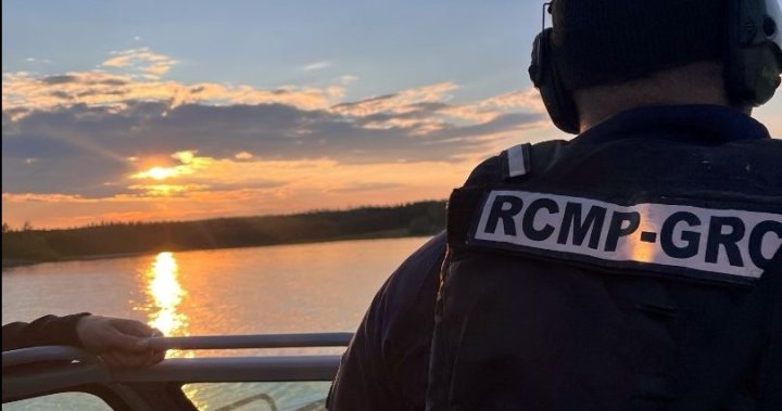 RCMP rescue girls stranded on floating dock in northern Manitoba lake