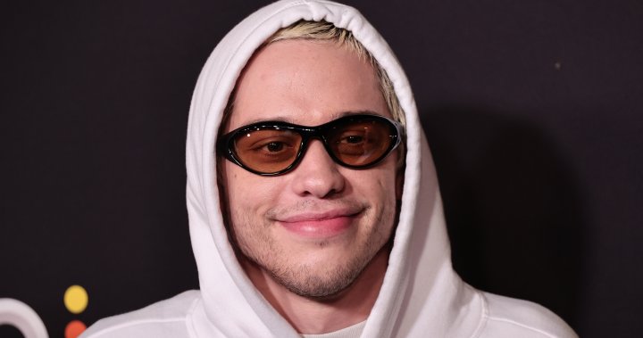 Pete Davidson ordered to 50 hours of community service for car crash into home – National | Globalnews.ca