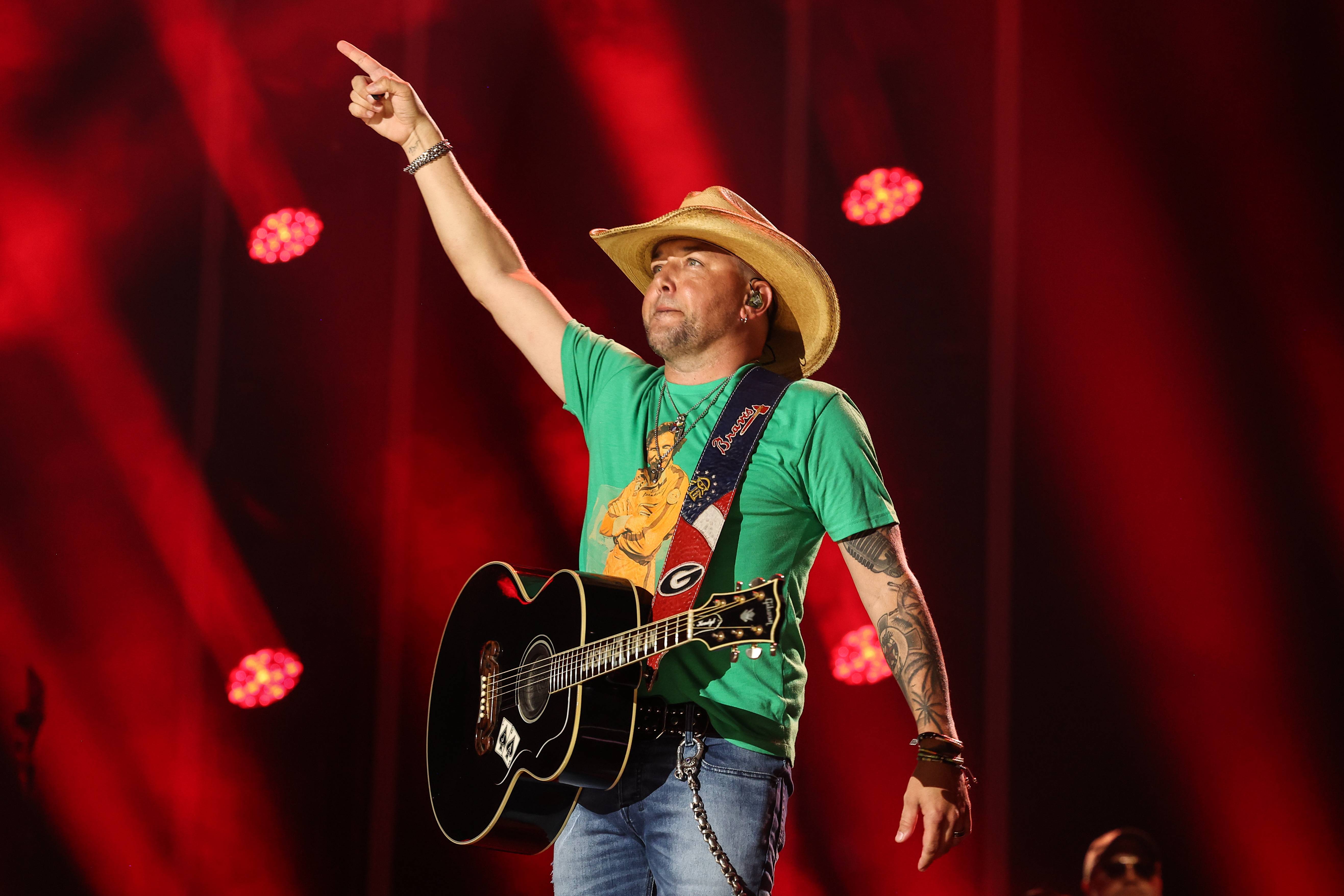 Jason Aldean defends 'Small Town' song, calls out 'cancel culture' - Vimarsana News