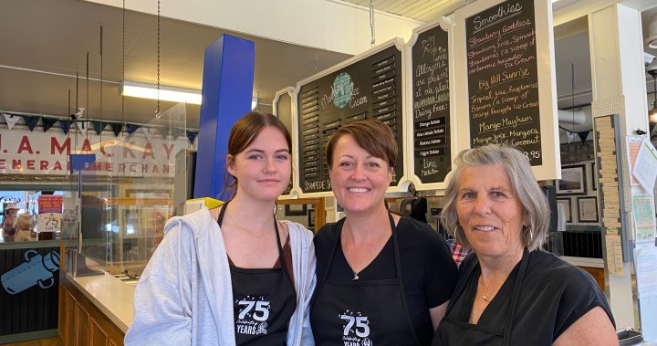 Calgary-area family celebrates 75 years of running ice cream shop