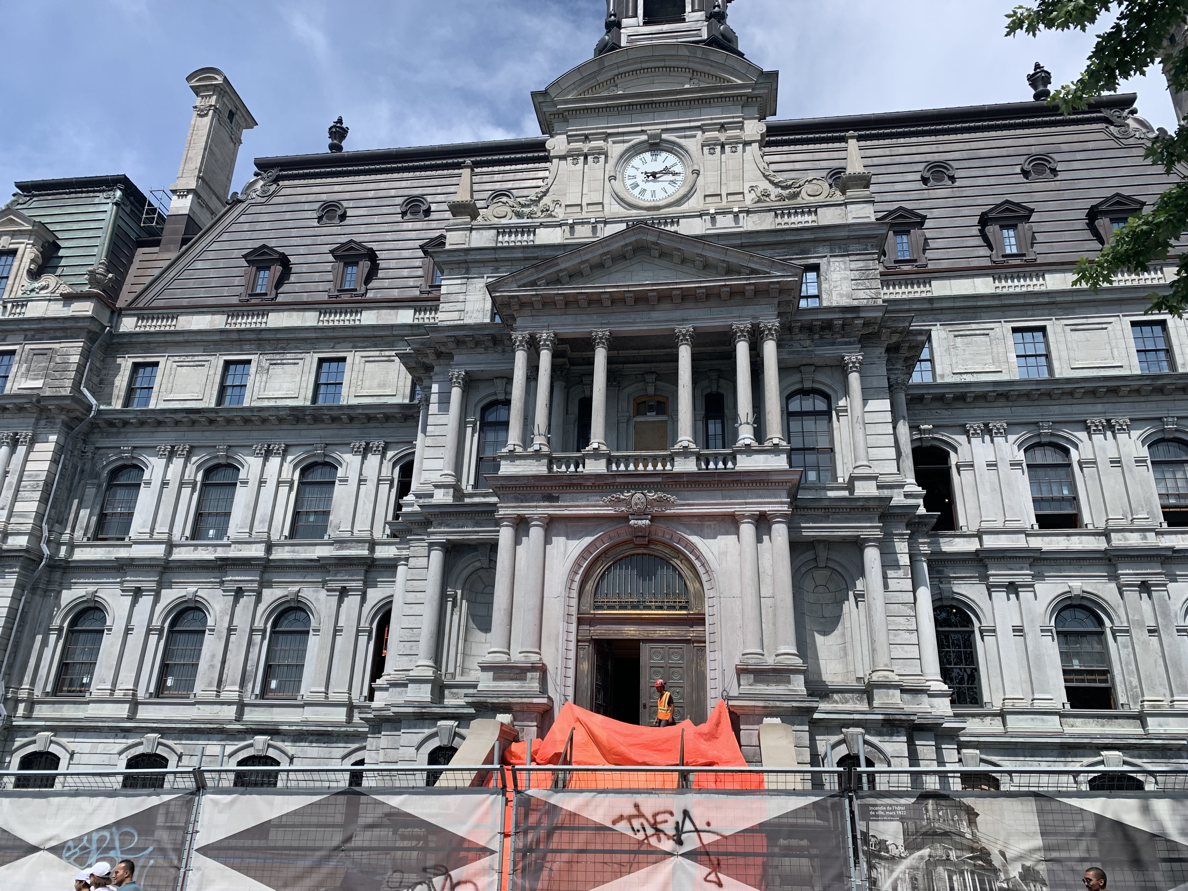Montreal city hall renovations overbudget, over deadline – Montreal | 24CA News