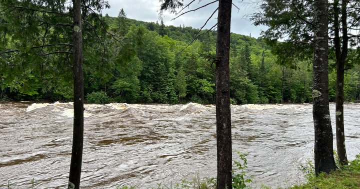 Rising rivers, flood risk keep Quebec communities on high alert