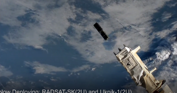 University of Saskatchewan students send satellite to space  | Globalnews.ca