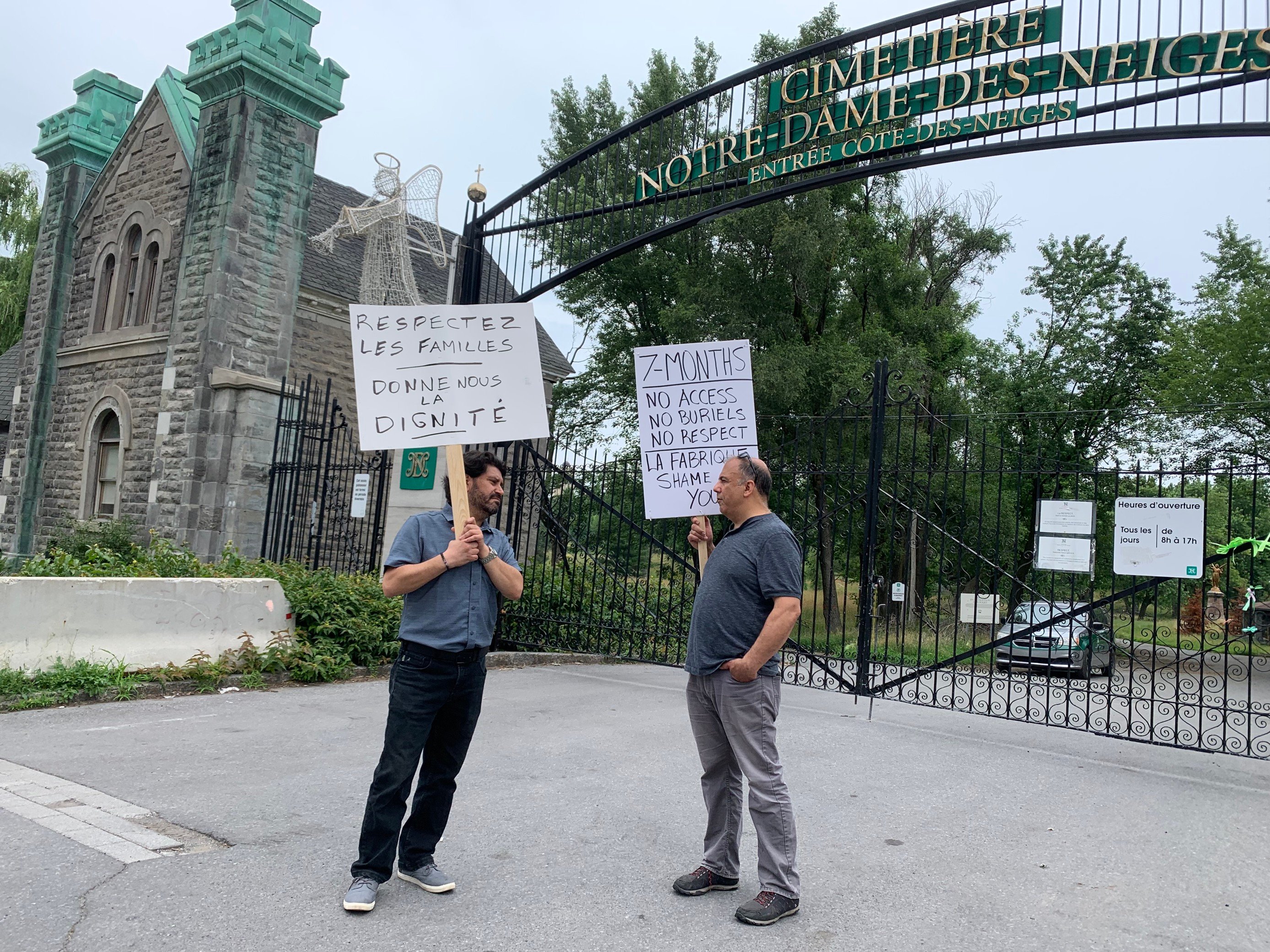 Grievers protest months-long cemetery standoff that's left over 300 bodies unburied - Montreal - Vimarsana News