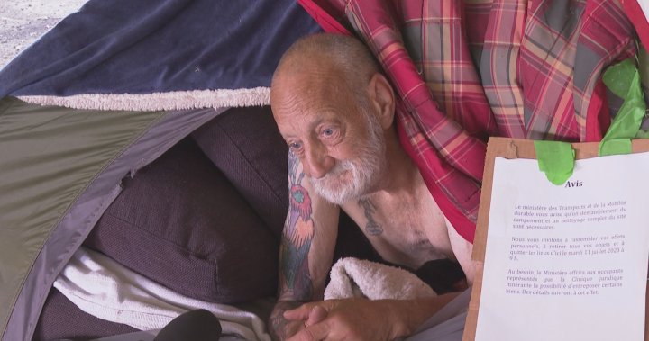 Campers living under Quebec expressway given ultimatum. Man calls it ‘not fair’  | Globalnews.ca