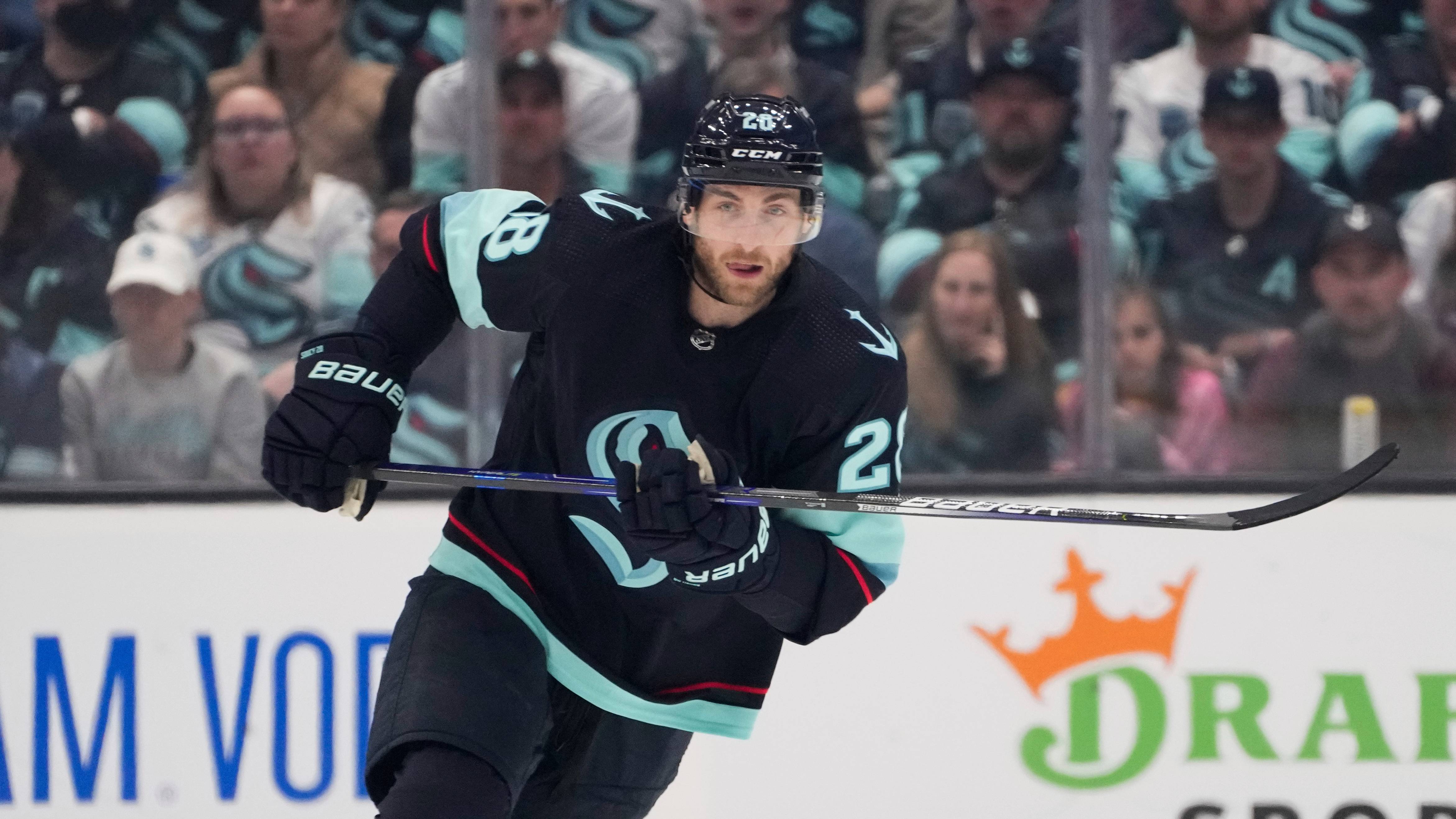 Vancouver Canucks shore up blue-line on opening day of NHL free agency - Vimarsana News