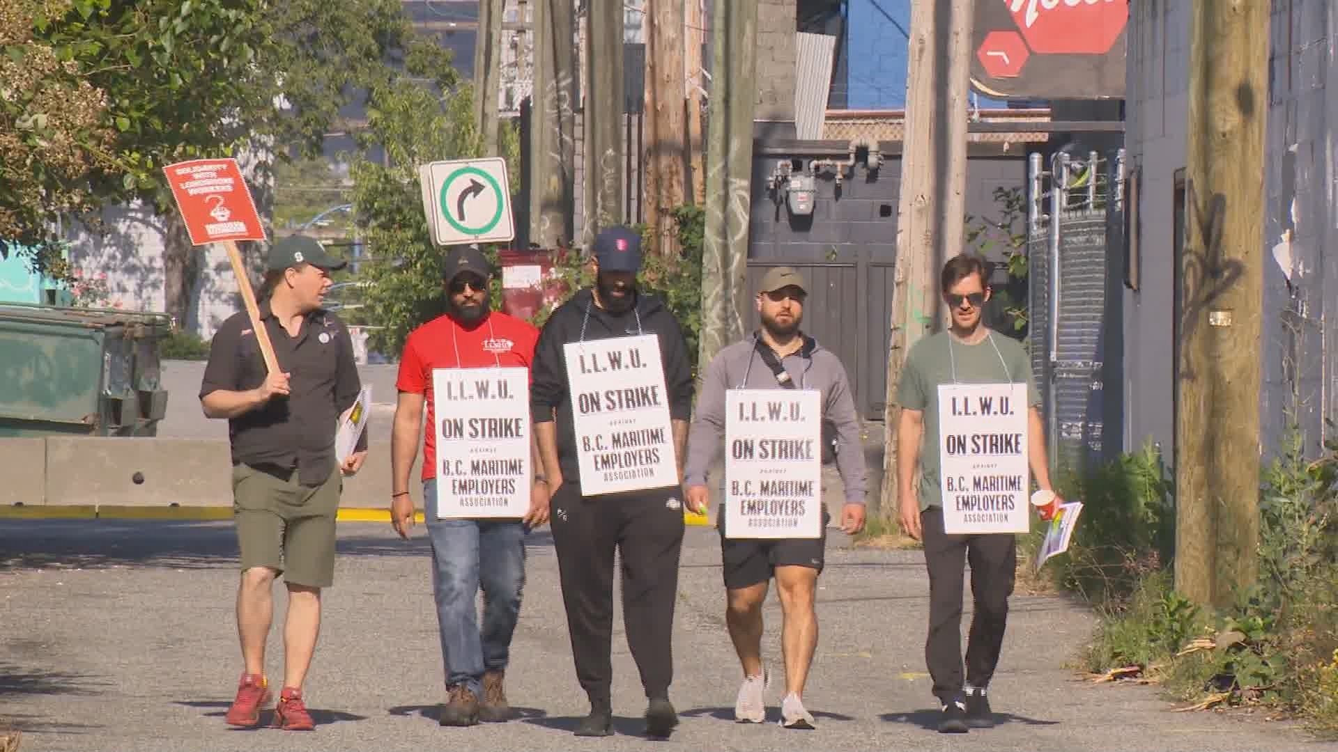 B.C. port workers bargaining talks resume Sunday morning - Vimarsana News