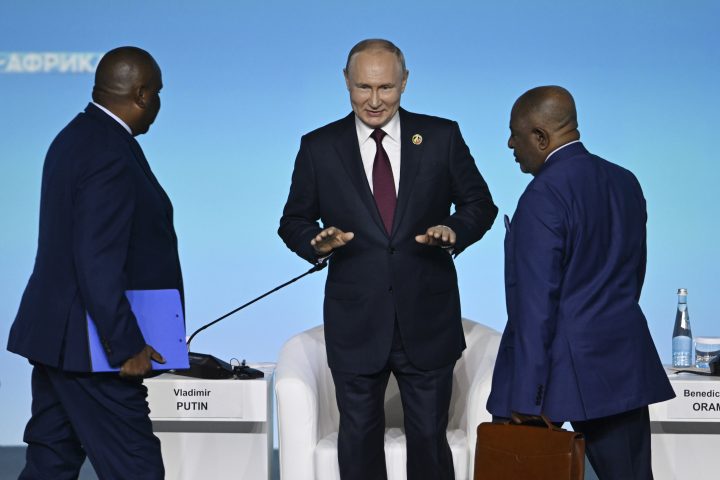 Putin promises food security for Africa after Black Sea grain deal collapse – National | 24CA News