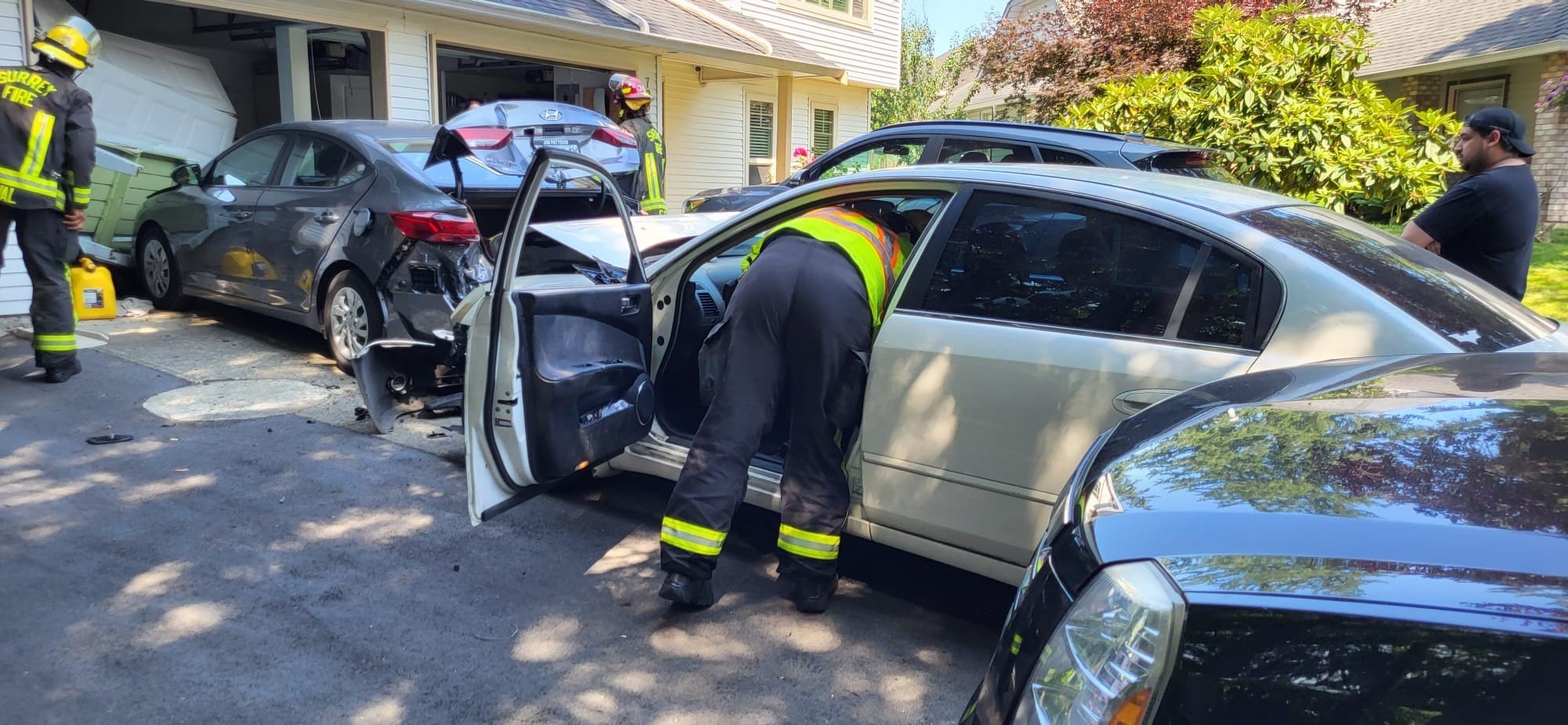 B.C. family traumatized after 3 pinned by driver who crashed into their property - Vimarsana News