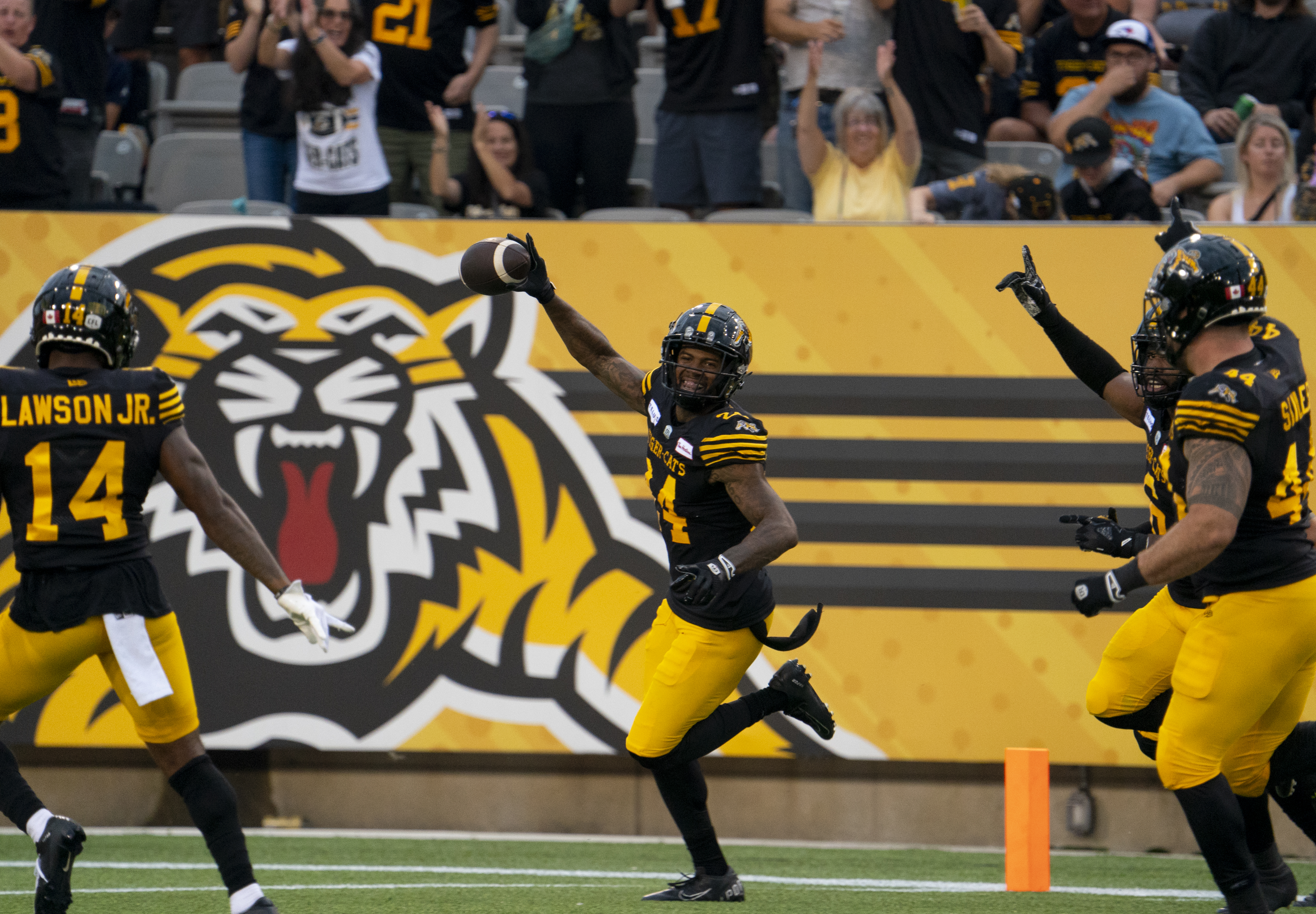 Hamilton Tiger-Cats seek record-tying victory versus Edmonton