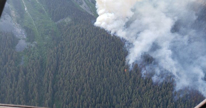 Evacuation order expanded for Casper Creek wildfire west of Lillooet, B.C. – BC | Globalnews.ca