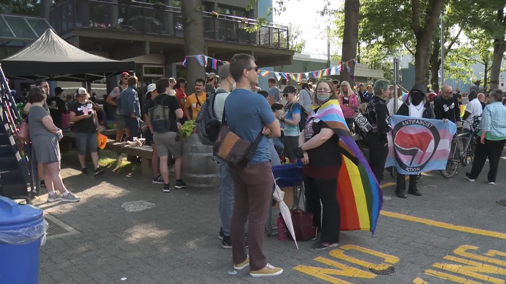 ‘Literally just art’: Dozens support Vancouver drag theatre camp, drown out protesters – BC | 24CA News