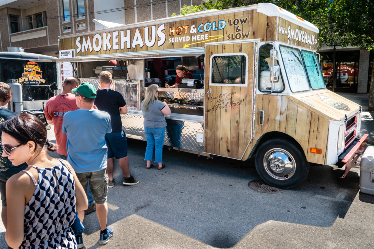 Food trucks take over downtown Saskatoon with PlayNow Foodtruck Wars