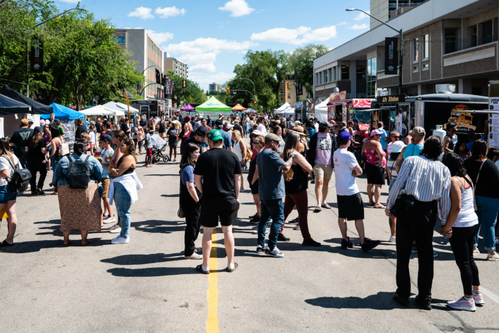Food trucks take over downtown Saskatoon with PlayNow Foodtruck Wars Street Festival