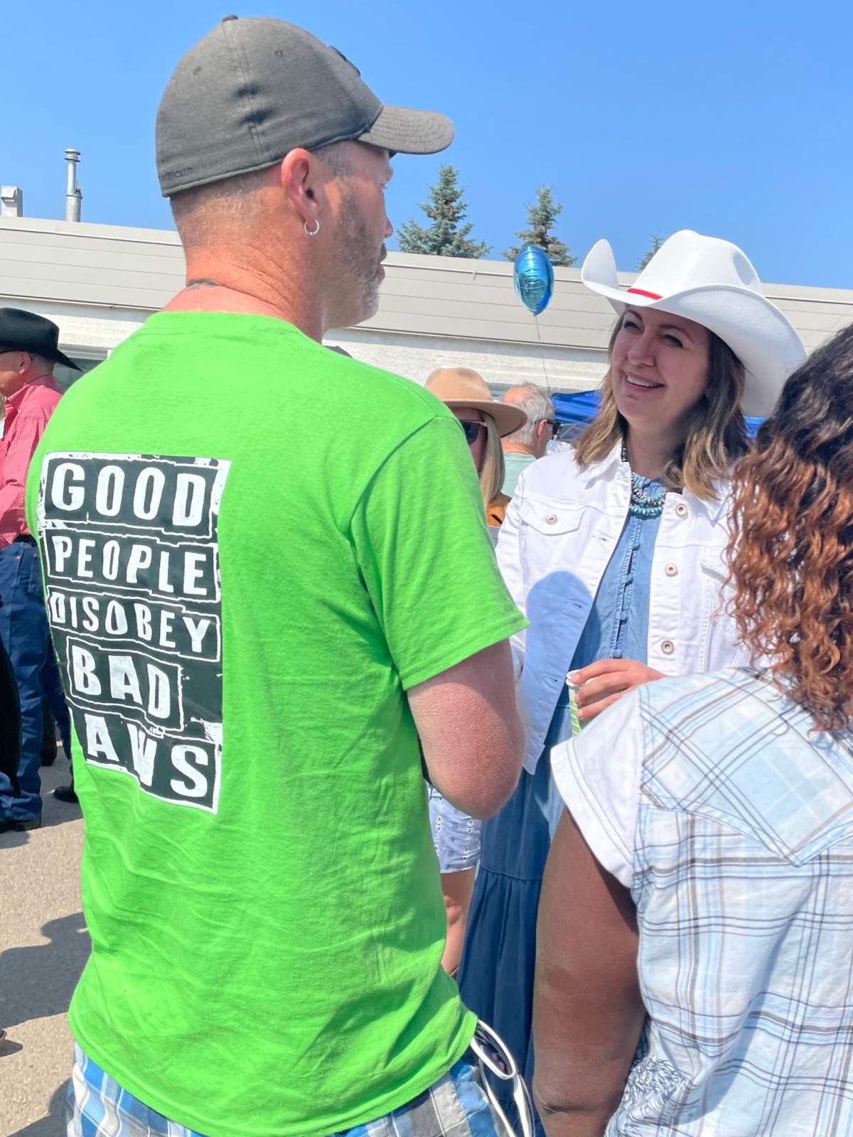 What message does the Danielle Smith ‘straight pride’ photo send to Albertans? - image