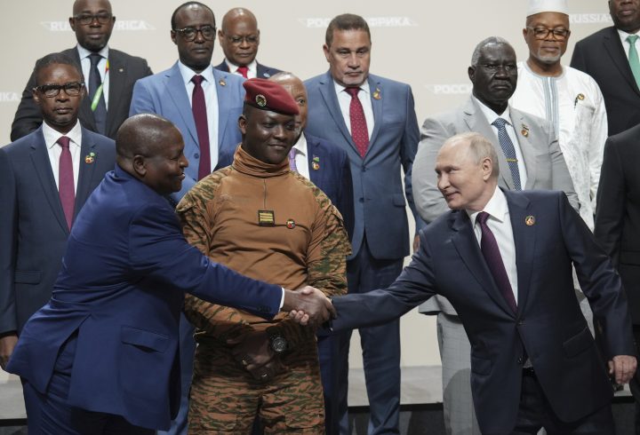 Putin pressed by African leaders to revive Black Sea grain deal – National | 24CA News