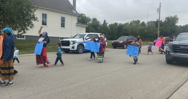 ‘A funeral every week’: Drug deaths prompt protest on Siksika First Nation  | Globalnews.ca