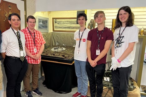 Teenagers dedicate 1 year to creating Vimy Ridge model for Saskatoon museum – Saskatoon | 24CA News