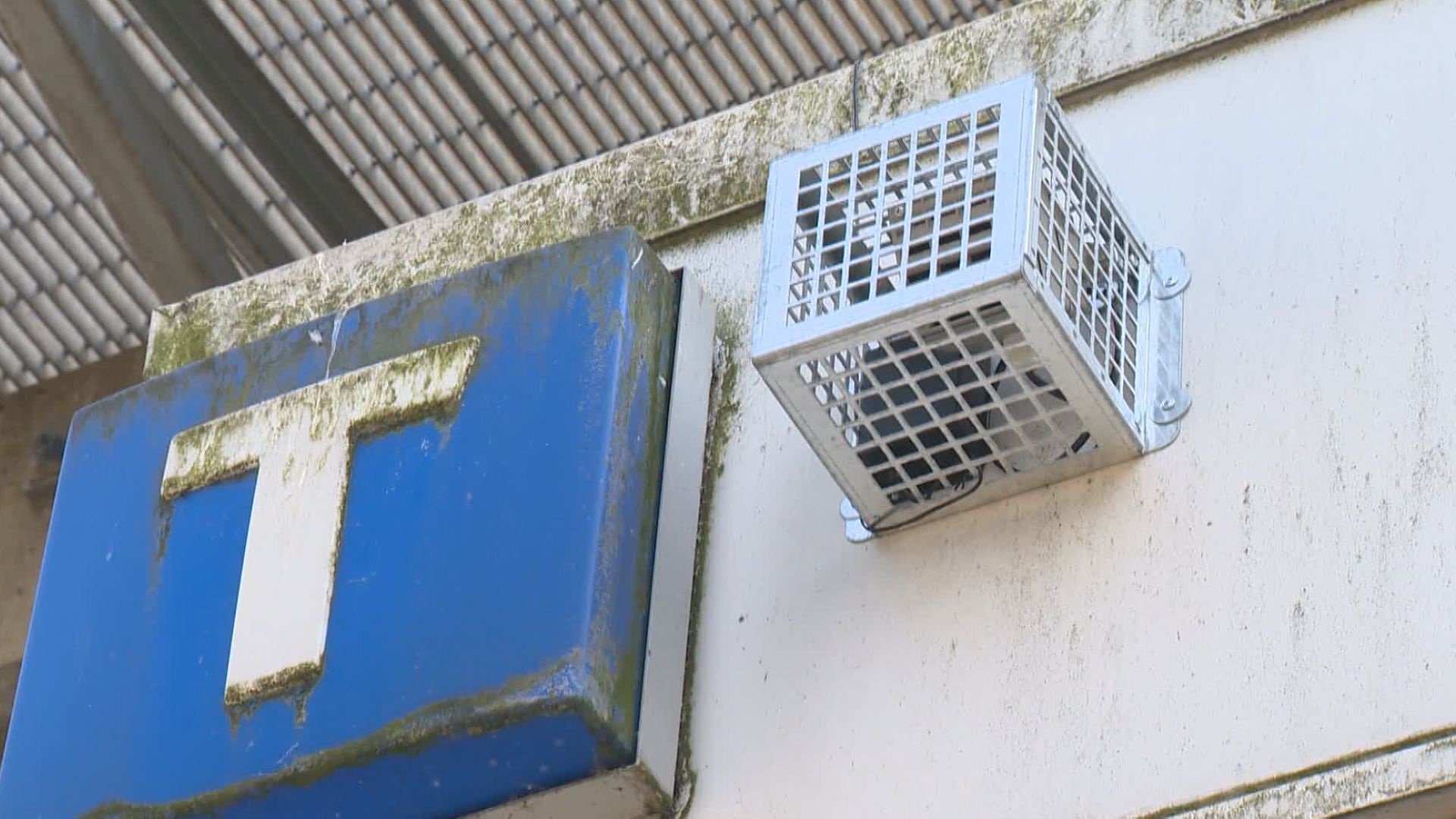 Anti-loitering device 'tested' outside B.C. SkyTrain station: TransLink - BC - Vimarsana News