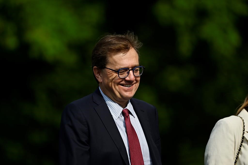 Правителството на Канада влага още пари в предварително обявен проект