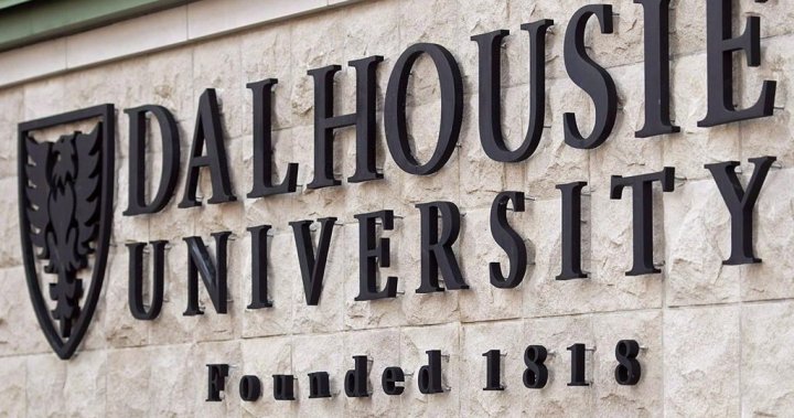 Студенти от Далхаузи поставят под съмнение реакцията на университета на доклада за въоръжен мъж в библиотеката