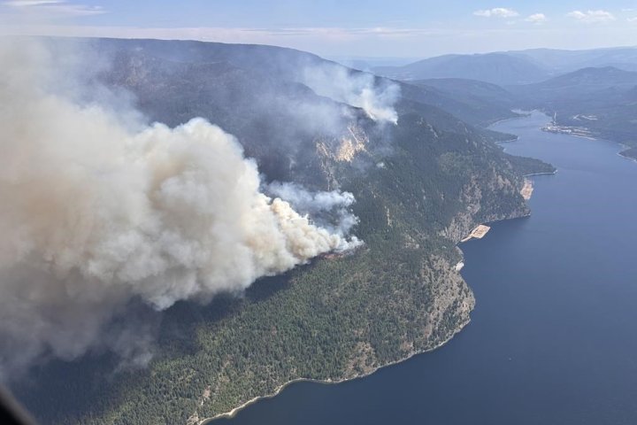 Winds, heat and lightning trigger concern as two B.C. wildfires surge