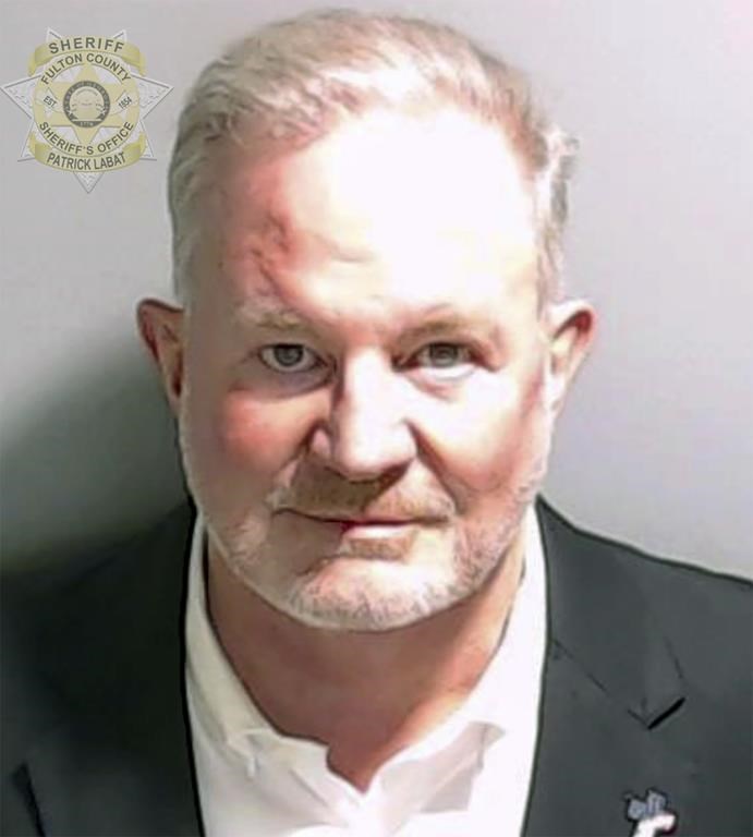 Defendant in Trump Georgia election case becomes 1st to take plea deal - National - Vimarsana News