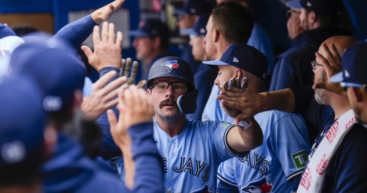Blue Jays blank Nationals 7-0 in rubber game