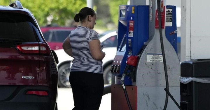 Цените на бензина скочиха до над $1,90 в Монреал, още едно „трудно“ пътуване за шофьорите