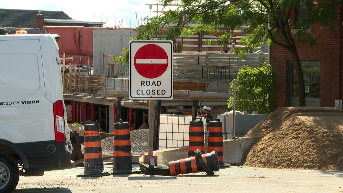 Queen Streets closure is extended a few more days due to an expected delay.
