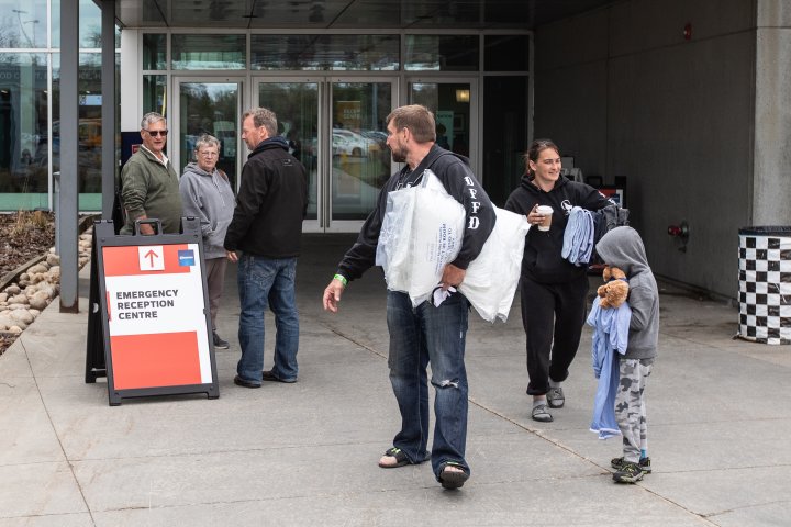 Edmonton’s wildfire evacuee reception centre moved to Claireview