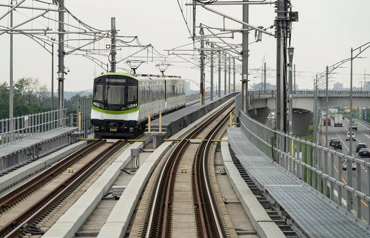 Mission Impossible: Montreal's new light-rail train traps users in railway garage - Vimarsana News