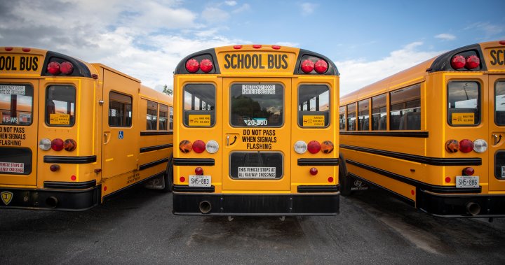 Шофьор на училищен автобус в Ниагарския водопад, Онтарио. е изправен пред обвинение за шофиране в увреждания