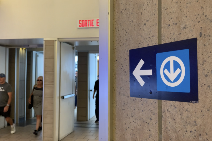 Montreal student minds the signage gap and finds a way to help public transit users