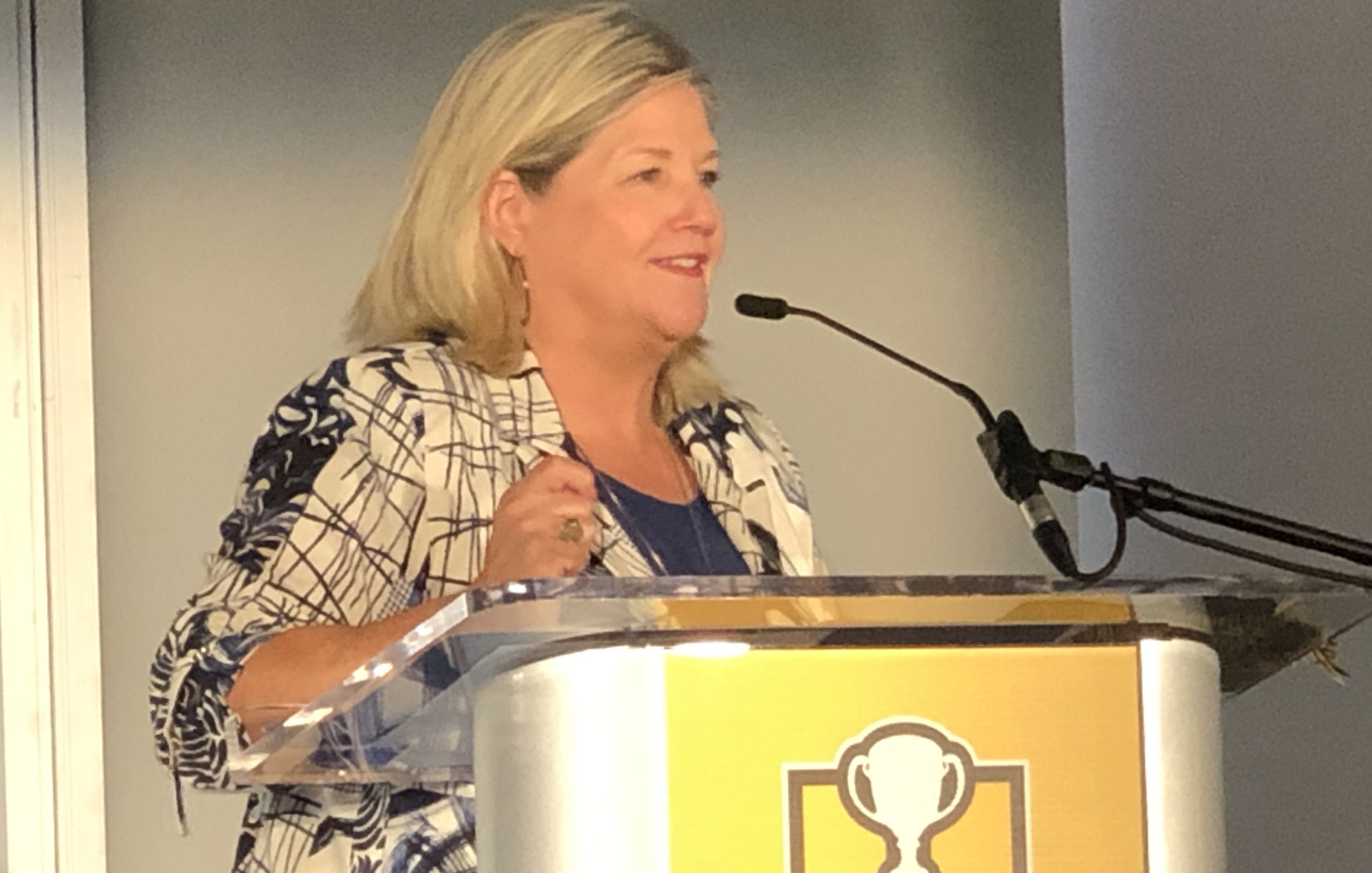 Кметът на Хамилтън настоява че жилищната криза е достатъчна причина