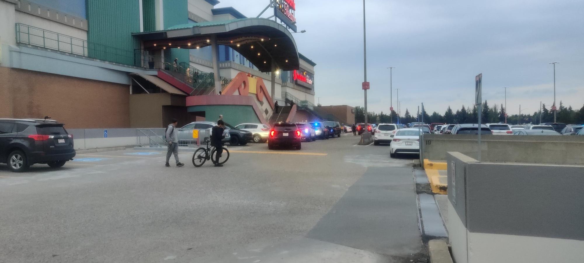 West Edmonton Mall locked down as 3 seriously injured in shooting