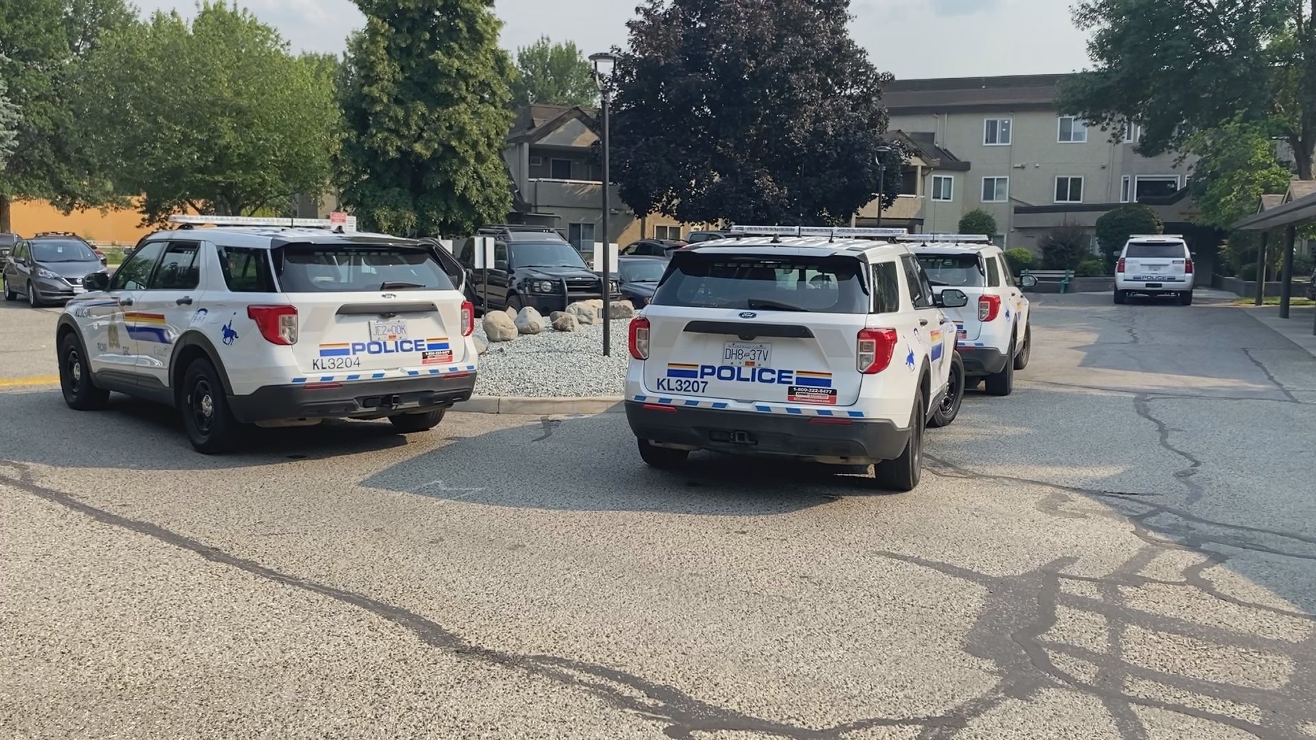 Mounties clearing Kelowna neighbourhood to deal with 'barricaded person' - Okanagan - Vimarsana News