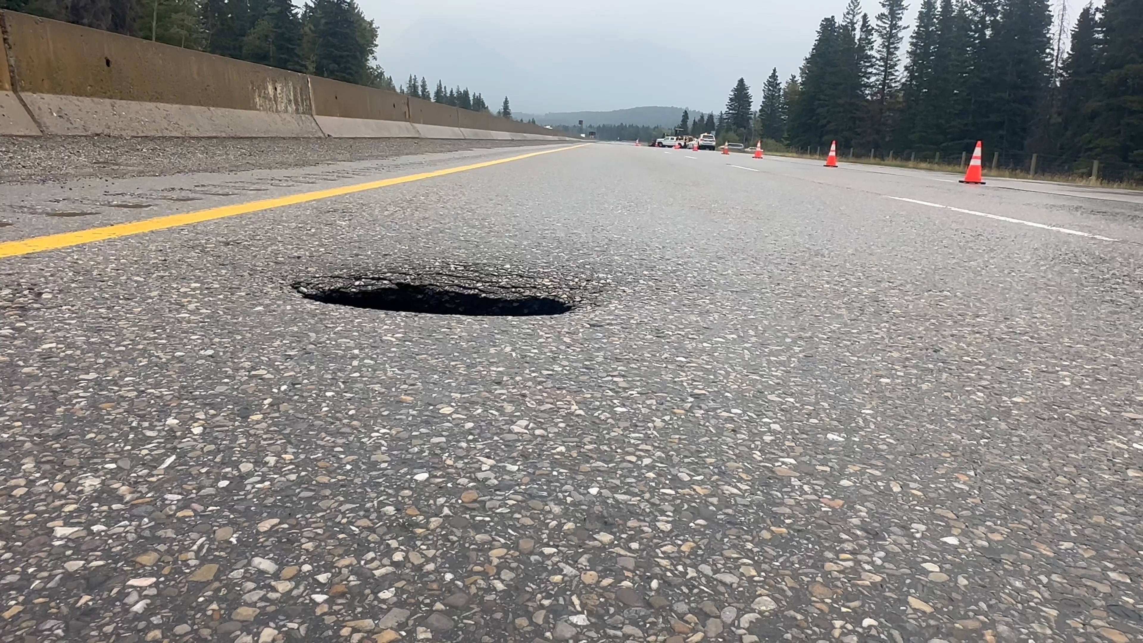 陥没孔/Sinkhole LEA 陥没孔/Sinkhole》[LEA] 黒C | 日本最大級 MTG通販サイト「晴れる屋」