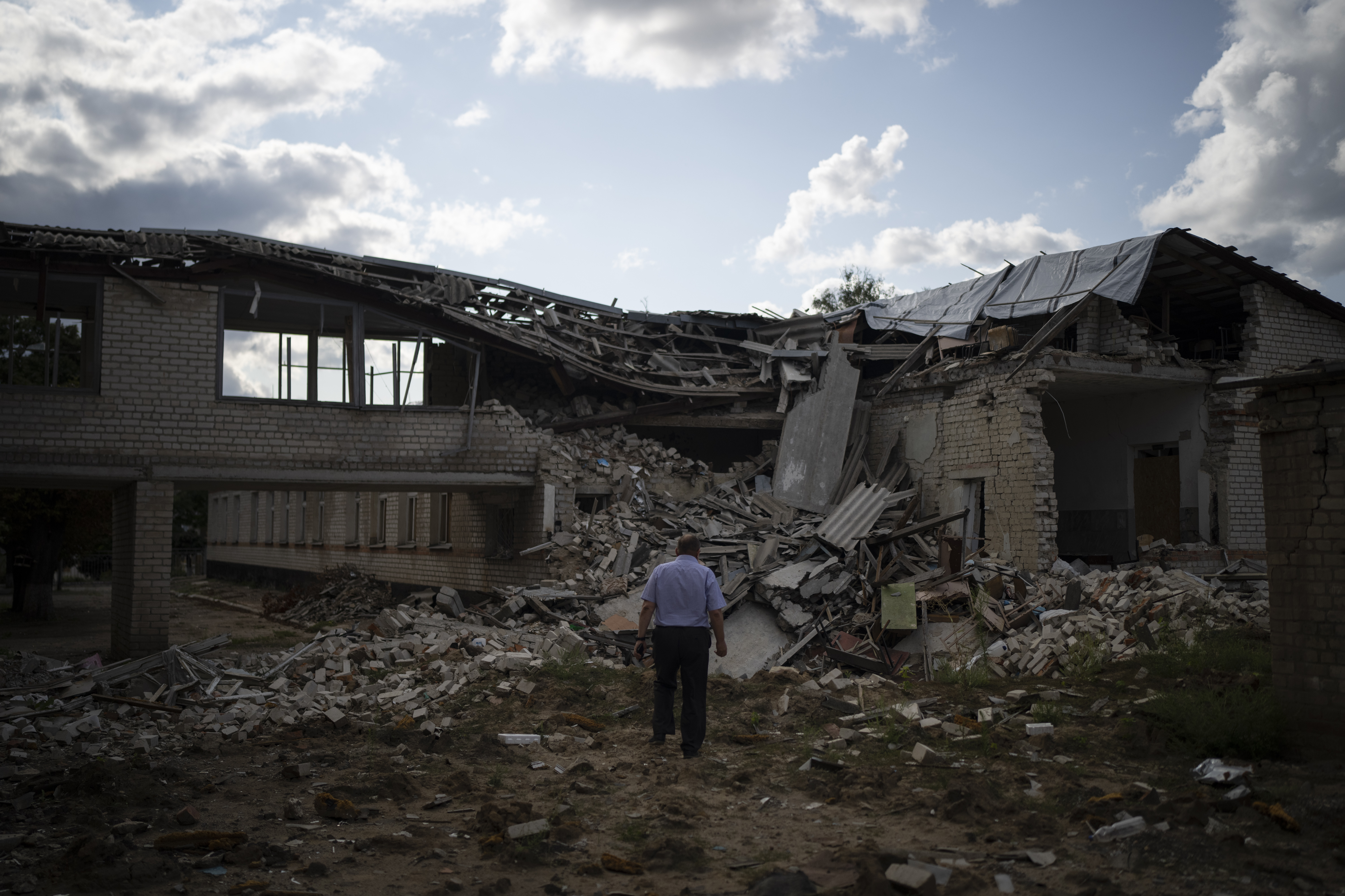 More than 1K schools destroyed so far in Russia’s Ukraine war: UNICEF – National | 24CA News