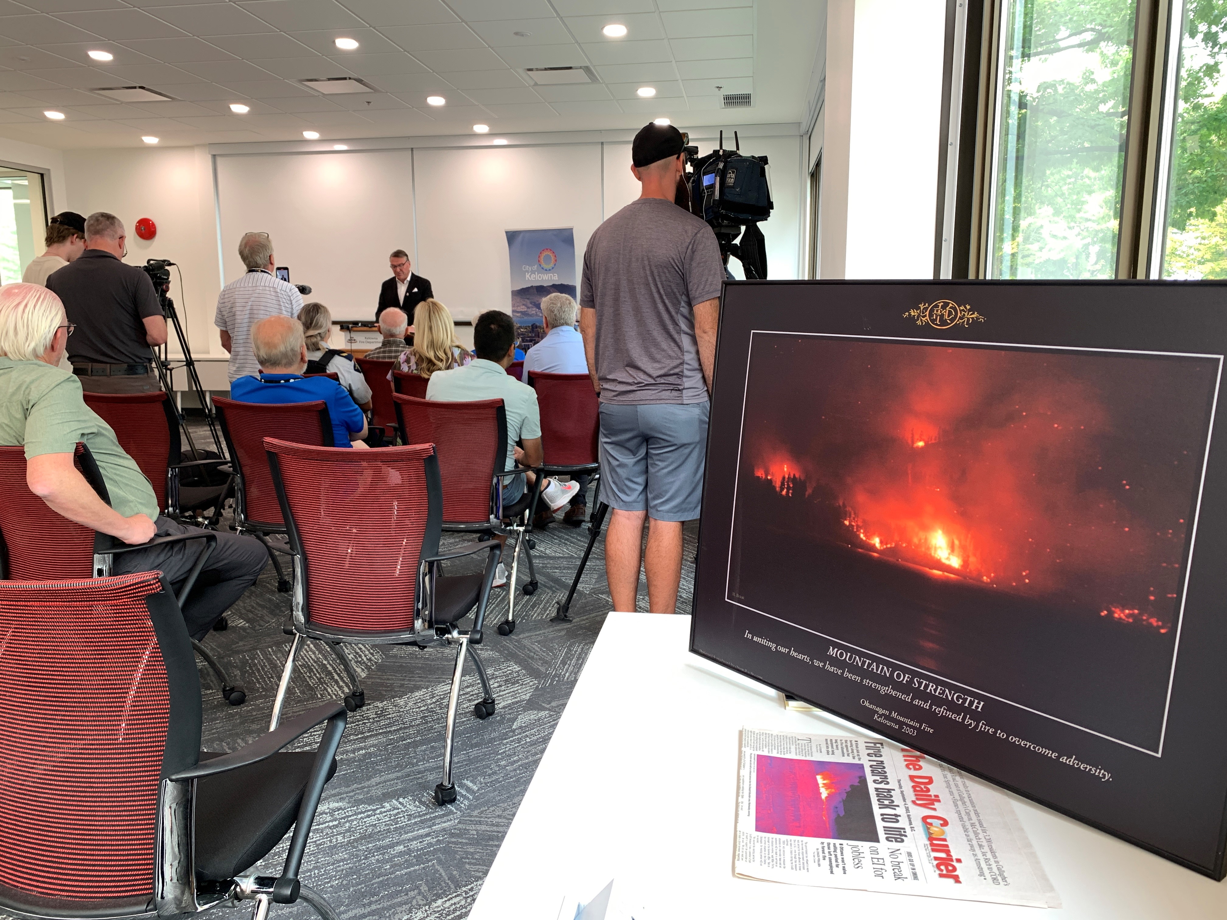 City hall reception marks 20th anniversary of Okanagan Mountain Park fire - Okanagan - Vimarsana News